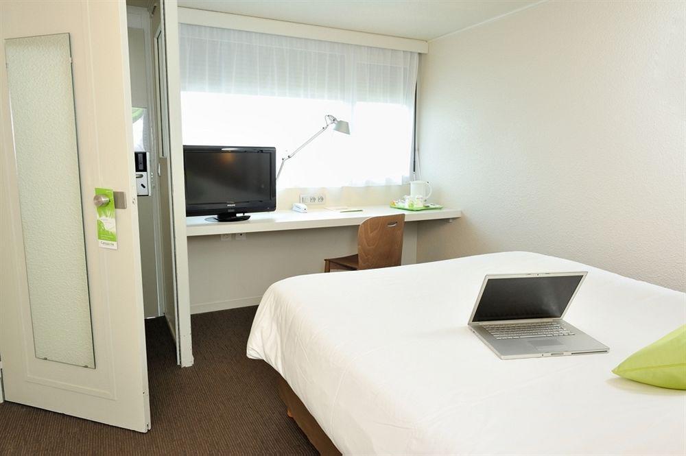 Campanile Centre Est Hotel 3*